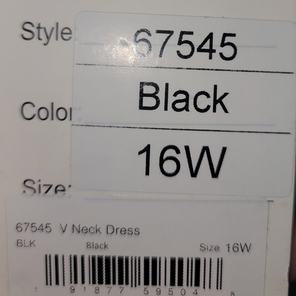 Mac Duggal V Neck Dress (16W)‼️ - Picture 10 of 10